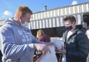 Goodwill feasting: Pantry Plus More volunteers deliver Thanksgiving dinner